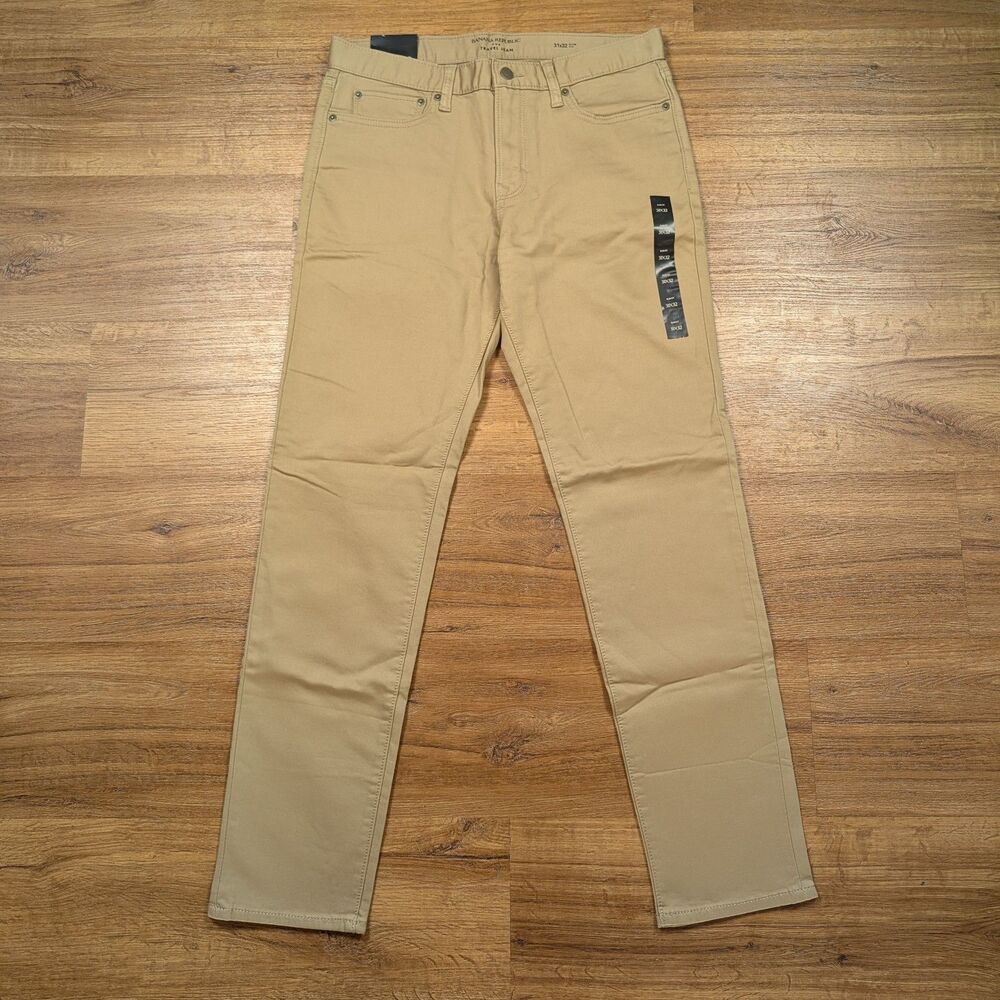 Banana Republic The Travel Jean Slim Fit Men Size 31x32 Beige Khaki Business NWT